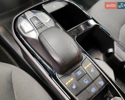 Синий Хендай Ioniq, объемом двигателя 0 л и пробегом 135 тыс. км за 15000 $, фото 6 на Automoto.ua