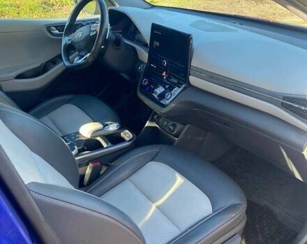 Синий Хендай Ioniq, объемом двигателя 0 л и пробегом 91 тыс. км за 16000 $, фото 9 на Automoto.ua