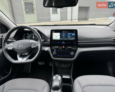 Синий Хендай Ioniq, объемом двигателя 0 л и пробегом 149 тыс. км за 15400 $, фото 41 на Automoto.ua