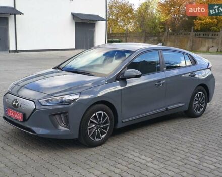 Синій Хендай Ioniq, об'ємом двигуна 0 л та пробігом 57 тис. км за 16600 $, фото 4 на Automoto.ua