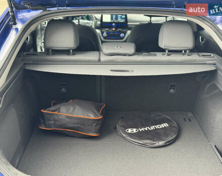 Синий Хендай Ioniq, объемом двигателя 0 л и пробегом 150 тыс. км за 15850 $, фото 50 на Automoto.ua