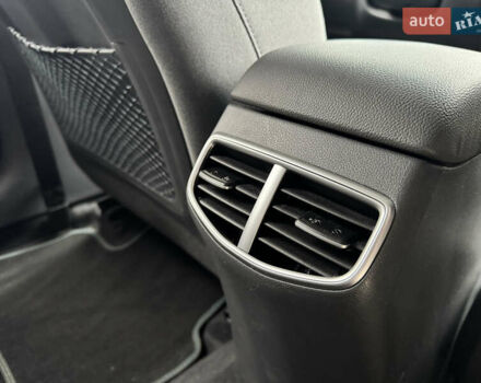 Синий Хендай Ioniq, объемом двигателя 0 л и пробегом 150 тыс. км за 15850 $, фото 48 на Automoto.ua