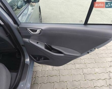 Синій Хендай Ioniq, об'ємом двигуна 0 л та пробігом 57 тис. км за 16600 $, фото 52 на Automoto.ua
