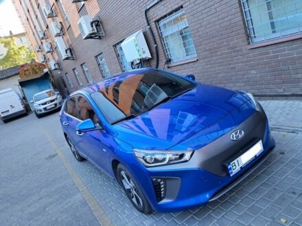 Синий Хендай Ioniq, объемом двигателя 2 л и пробегом 106 тыс. км за 15200 $, фото 1 на Automoto.ua
