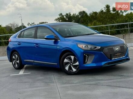 Синий Хендай Ioniq, объемом двигателя 1.58 л и пробегом 177 тыс. км за 12990 $, фото 1 на Automoto.ua