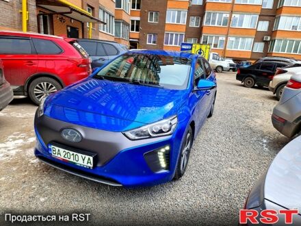 Хендай Ioniq 2017 в Кропивницком (Кировограде) на Automoto.ua Синий Хендай Ioniq, объемом двигателя 0 л и пробегом 74 тыс. км за 14500 $, фото 1 на Automoto.ua
