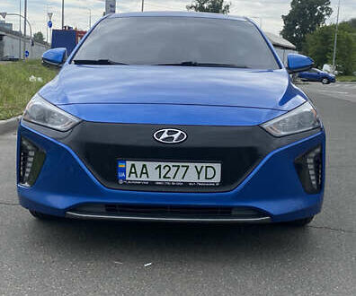 Синий Хендай Ioniq, объемом двигателя 0 л и пробегом 149 тыс. км за 12000 $, фото 1 на Automoto.ua