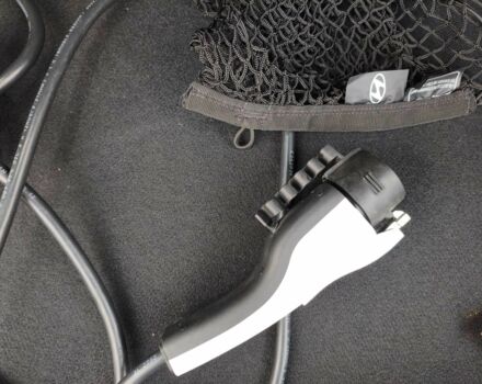 Зеленый Хендай Ioniq, объемом двигателя 0 л и пробегом 13 тыс. км за 629 $, фото 21 на Automoto.ua