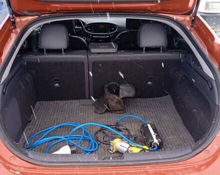 Хендай Ioniq 2017 в Бориславе на Automoto.ua Оранжевый Хендай Ioniq, объемом двигателя 0 л и пробегом 152 тыс. км за 12700 $, фото 7 на Automoto.ua