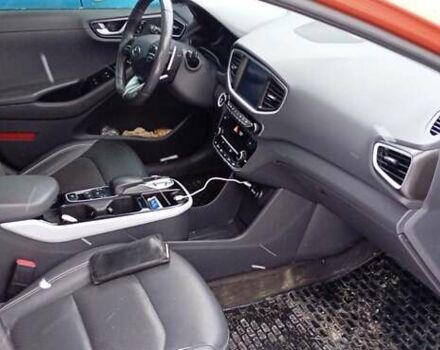 Хендай Ioniq 2017 в Бориславе на Automoto.ua Оранжевый Хендай Ioniq, объемом двигателя 0 л и пробегом 152 тыс. км за 12700 $, фото 2 на Automoto.ua