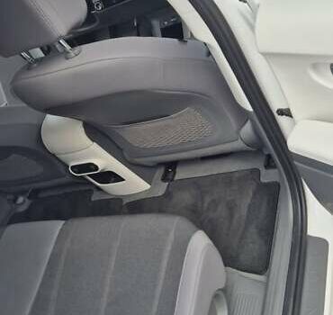 Белый Хендай Ioniq 5, объемом двигателя 0 л и пробегом 62 тыс. км за 24950 $, фото 30 на Automoto.ua