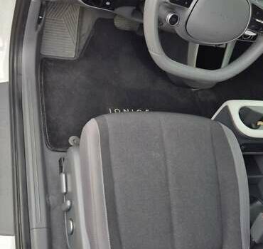 Белый Хендай Ioniq 5, объемом двигателя 0 л и пробегом 62 тыс. км за 24950 $, фото 34 на Automoto.ua