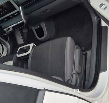 Белый Хендай Ioniq 5, объемом двигателя 0 л и пробегом 62 тыс. км за 24950 $, фото 31 на Automoto.ua