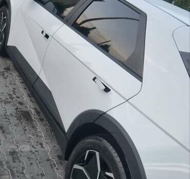 Белый Хендай Ioniq 5, объемом двигателя 0 л и пробегом 62 тыс. км за 24950 $, фото 25 на Automoto.ua