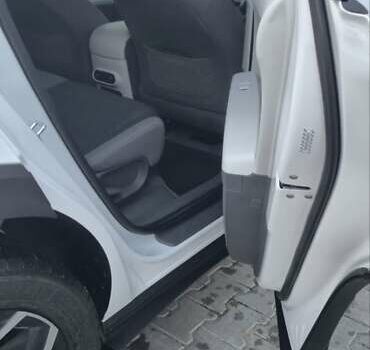 Белый Хендай Ioniq 5, объемом двигателя 0 л и пробегом 62 тыс. км за 24950 $, фото 18 на Automoto.ua