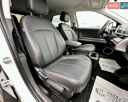 Белый Хендай Ioniq 5, объемом двигателя 0 л и пробегом 42 тыс. км за 29999 $, фото 78 на Automoto.ua