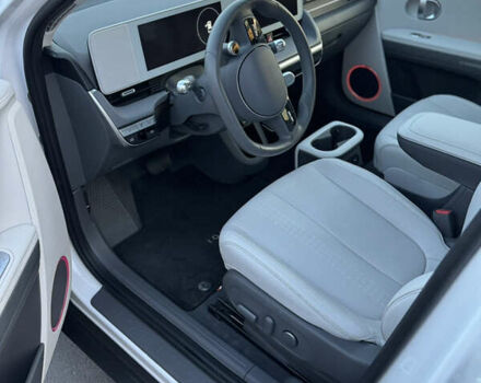 Белый Хендай Ioniq 5, объемом двигателя 0 л и пробегом 44 тыс. км за 26400 $, фото 15 на Automoto.ua