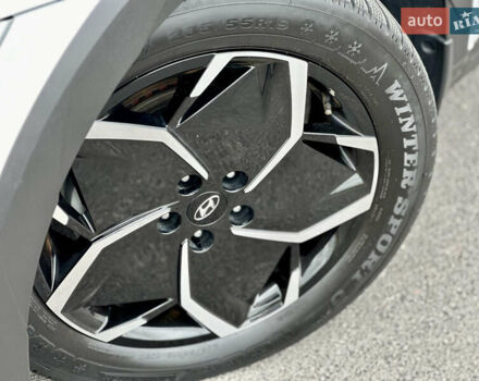 Белый Хендай Ioniq 5, объемом двигателя 0 л и пробегом 42 тыс. км за 29999 $, фото 4 на Automoto.ua