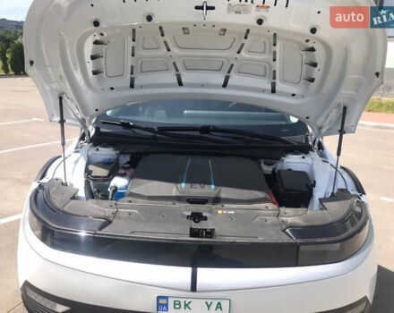 Білий Хендай Ioniq 5, об'ємом двигуна 0 л та пробігом 89 тис. км за 26900 $, фото 4 на Automoto.ua