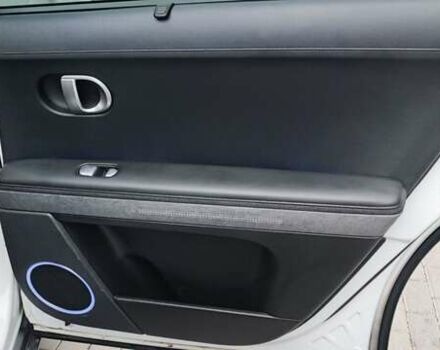 Белый Хендай Ioniq 5, объемом двигателя 0 л и пробегом 178 тыс. км за 23300 $, фото 22 на Automoto.ua