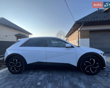 Белый Хендай Ioniq 5, объемом двигателя 0 л и пробегом 96 тыс. км за 22500 $, фото 6 на Automoto.ua