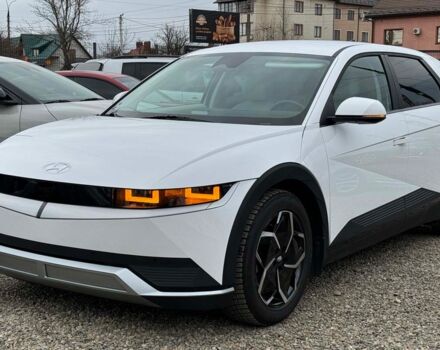 Белый Хендай Ioniq 5, объемом двигателя 77 л и пробегом 50 тыс. км за 29999 $, фото 2 на Automoto.ua
