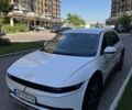 Белый Хендай Ioniq 5, объемом двигателя 0 л и пробегом 47 тыс. км за 26900 $, фото 2 на Automoto.ua