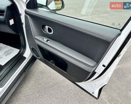 Белый Хендай Ioniq 5, объемом двигателя 0 л и пробегом 42 тыс. км за 29500 $, фото 63 на Automoto.ua