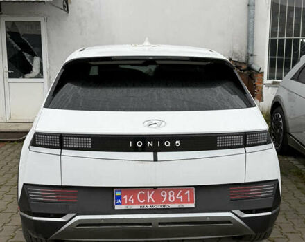 Белый Хендай Ioniq 5, объемом двигателя 0 л и пробегом 45 тыс. км за 19999 $, фото 2 на Automoto.ua