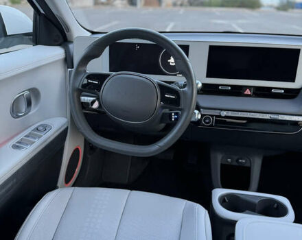 Белый Хендай Ioniq 5, объемом двигателя 0 л и пробегом 44 тыс. км за 26400 $, фото 17 на Automoto.ua