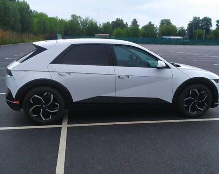 Белый Хендай Ioniq 5, объемом двигателя 0 л и пробегом 50 тыс. км за 25200 $, фото 3 на Automoto.ua