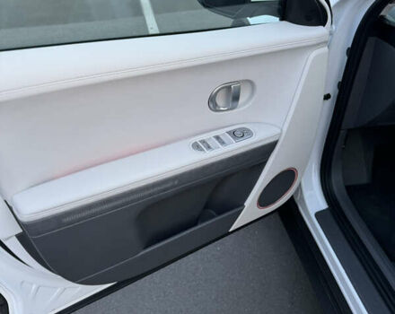 Белый Хендай Ioniq 5, объемом двигателя 0 л и пробегом 44 тыс. км за 26400 $, фото 18 на Automoto.ua