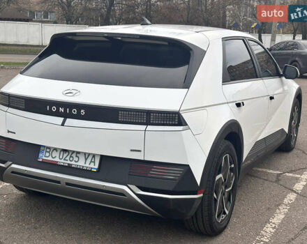Белый Хендай Ioniq 5, объемом двигателя 0 л и пробегом 71 тыс. км за 23900 $, фото 10 на Automoto.ua