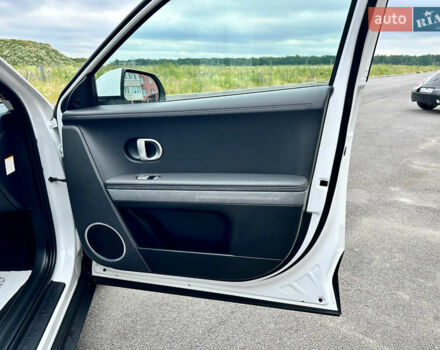 Белый Хендай Ioniq 5, объемом двигателя 0 л и пробегом 42 тыс. км за 29999 $, фото 75 на Automoto.ua