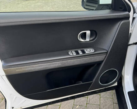 Белый Хендай Ioniq 5, объемом двигателя 0 л и пробегом 17 тыс. км за 24500 $, фото 7 на Automoto.ua