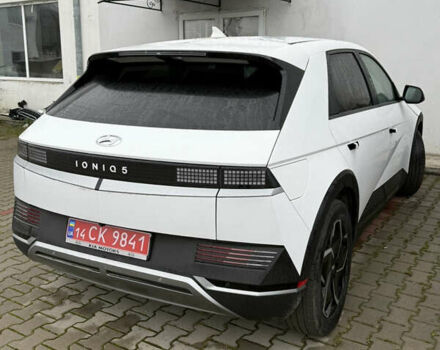 Белый Хендай Ioniq 5, объемом двигателя 0 л и пробегом 45 тыс. км за 19999 $, фото 3 на Automoto.ua