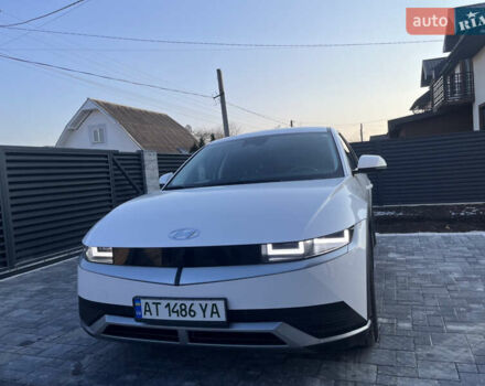 Белый Хендай Ioniq 5, объемом двигателя 0 л и пробегом 96 тыс. км за 24800 $, фото 2 на Automoto.ua