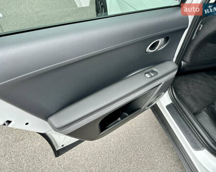 Белый Хендай Ioniq 5, объемом двигателя 0 л и пробегом 42 тыс. км за 29999 $, фото 62 на Automoto.ua