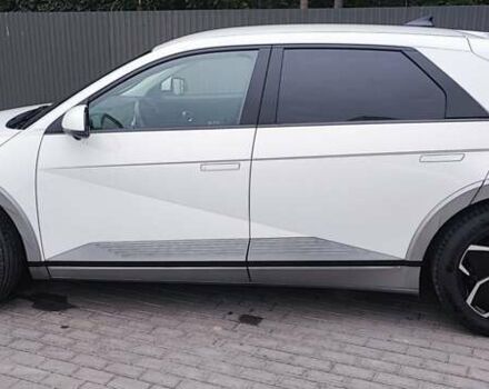Белый Хендай Ioniq 5, объемом двигателя 0 л и пробегом 178 тыс. км за 23300 $, фото 1 на Automoto.ua