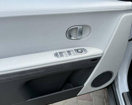 Белый Хендай Ioniq 5, объемом двигателя 0 л и пробегом 28 тыс. км за 33500 $, фото 9 на Automoto.ua