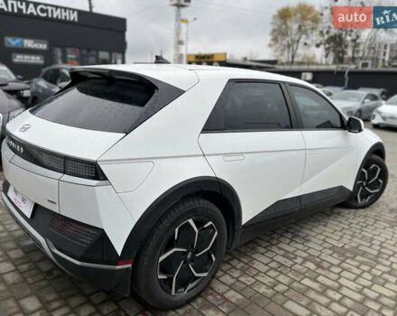 Белый Хендай Ioniq 5, объемом двигателя 0 л и пробегом 3 тыс. км за 26750 $, фото 4 на Automoto.ua