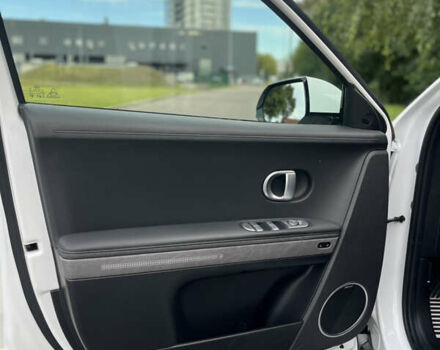 Белый Хендай Ioniq 5, объемом двигателя 0 л и пробегом 7 тыс. км за 41900 $, фото 12 на Automoto.ua