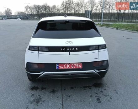 Белый Хендай Ioniq 5, объемом двигателя 0 л и пробегом 10 тыс. км за 27000 $, фото 4 на Automoto.ua