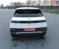 Белый Хендай Ioniq 5, объемом двигателя 0 л и пробегом 10 тыс. км за 27000 $, фото 4 на Automoto.ua