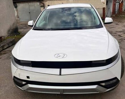 Белый Хендай Ioniq 5, объемом двигателя 0 л и пробегом 54 тыс. км за 18900 $, фото 4 на Automoto.ua