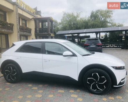 Белый Хендай Ioniq 5, объемом двигателя 0 л и пробегом 30 тыс. км за 26700 $, фото 1 на Automoto.ua