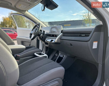 Белый Хендай Ioniq 5, объемом двигателя 0 л и пробегом 20 тыс. км за 26400 $, фото 4 на Automoto.ua