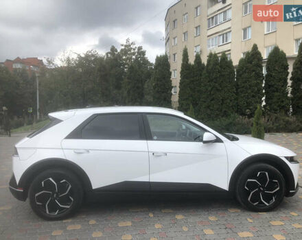 Белый Хендай Ioniq 5, объемом двигателя 0 л и пробегом 30 тыс. км за 26700 $, фото 6 на Automoto.ua