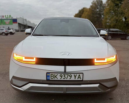 Белый Хендай Ioniq 5, объемом двигателя 0 л и пробегом 33 тыс. км за 33999 $, фото 4 на Automoto.ua