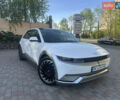 Белый Хендай Ioniq 5, объемом двигателя 0 л и пробегом 29 тыс. км за 28400 $, фото 3 на Automoto.ua